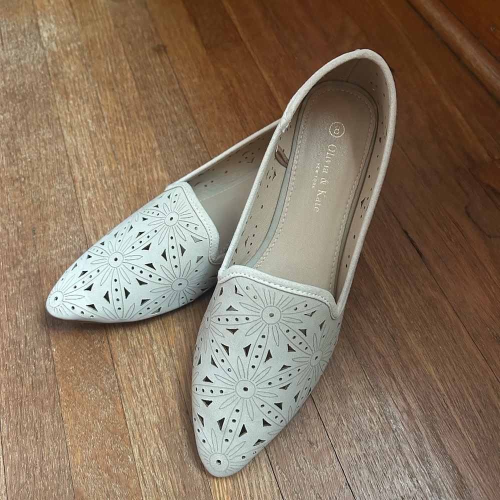 Women's Cream Flats